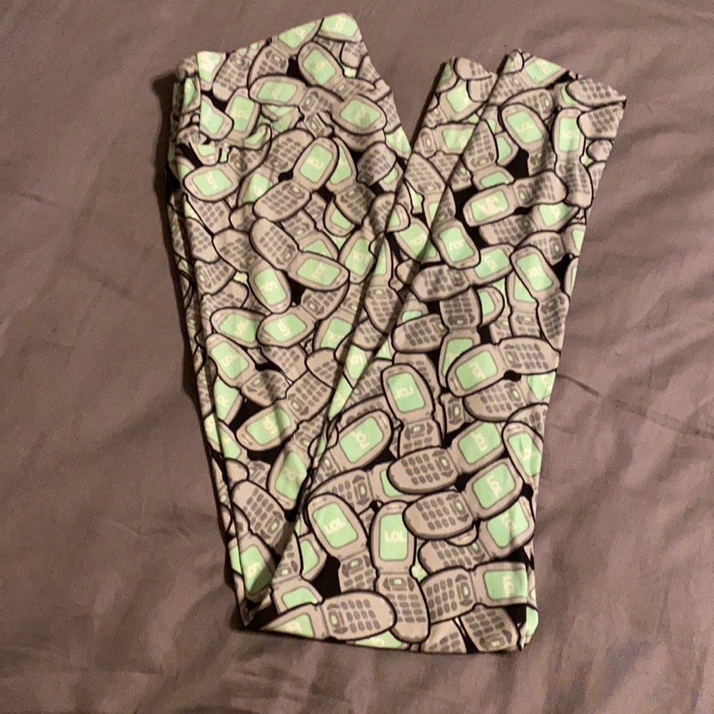 LuLaRoe OS flip phone leggings